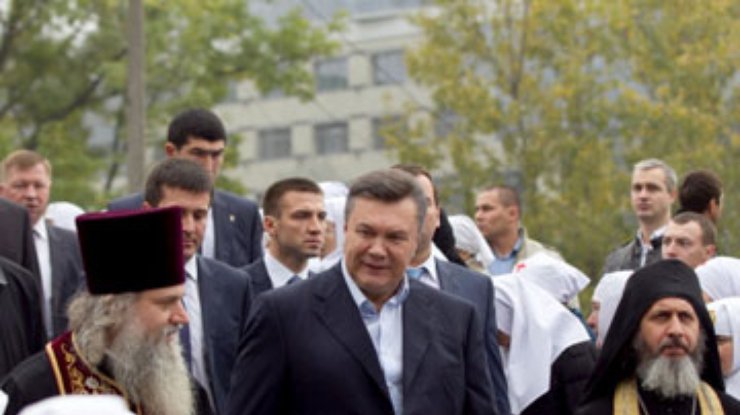 Янукович: Украину с горой Афон объединяет прочная духовная связь