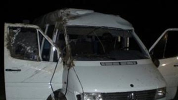 В России микроавтобус врезался в грузовик: Погиб украинец