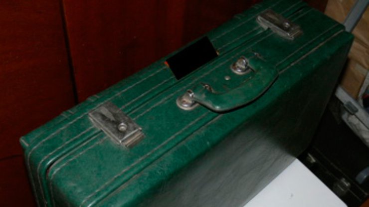Забытый чемодан с духовым инструментом приняли за бомбу