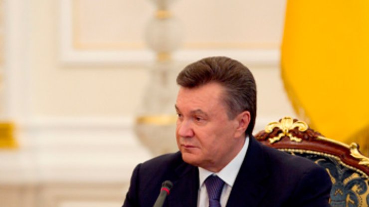 Янукович призывает украинцев отличать "трепачей" от профессионалов