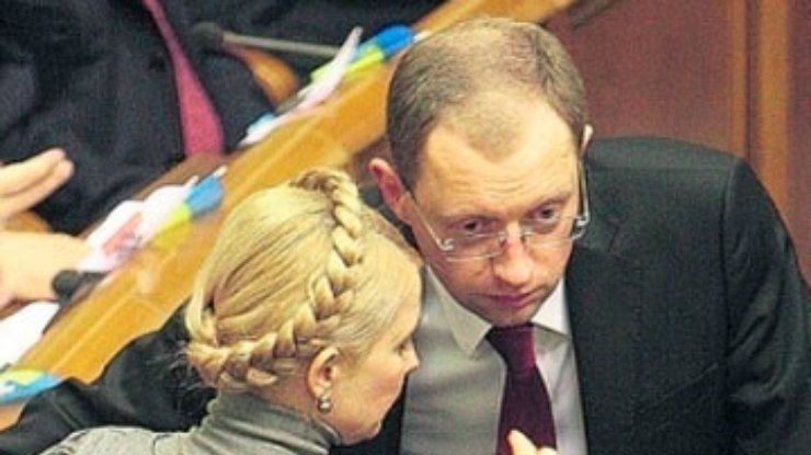 Турчинов с Яценюком навестят Тимошенко