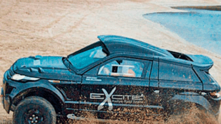 Range Rover Evoque превратили во внедорожник для "Дакара"