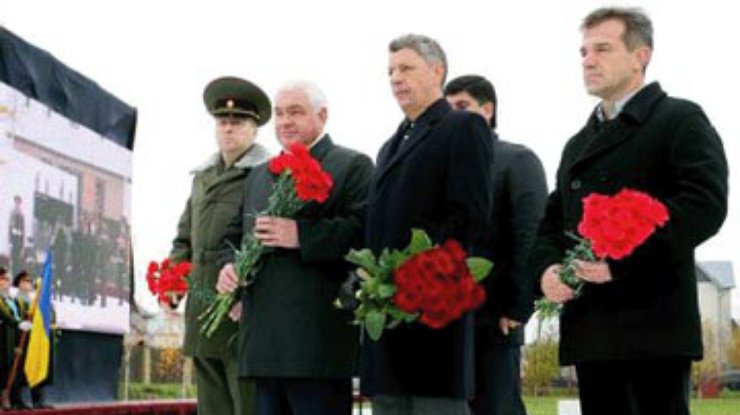 Под Киевом перезахоронили останки 52 воинов-красноармейцев
