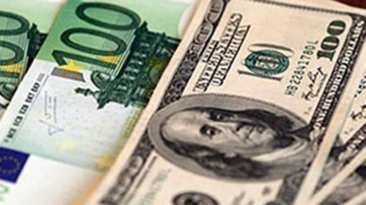 НБУ подготовил норму о введении налога на продажу валюты