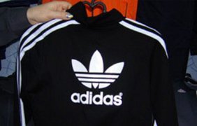 В Харькове торговали фальсификатом спортивной одежды Nike и Adidas