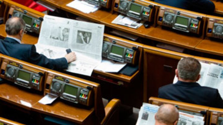 В Раду внесли уже 4 законопроекта о перевыборах