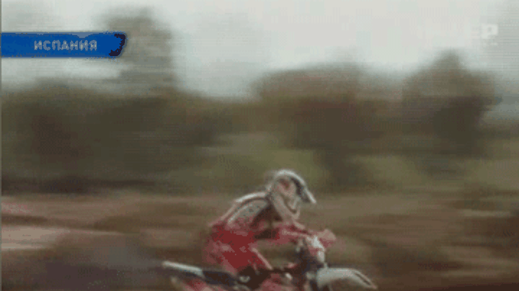 Чемпион мира Иван Сервантес смог на мотоцикле проехать по воде