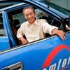 Сингапурский таксист вернул пассажирам забытые 900 тысяч долларов