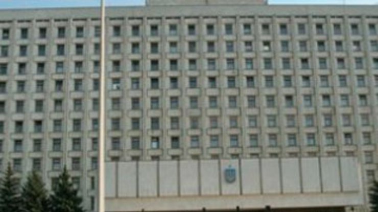 Центризбирком зарегистрировал уже более трехсот народных депутатов