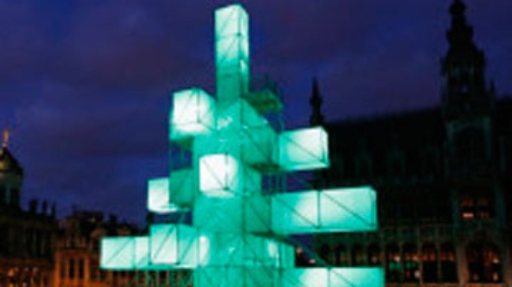 Чтобы не раздражать мусульман, в Брюсселе елку заменили на "пару кубов"