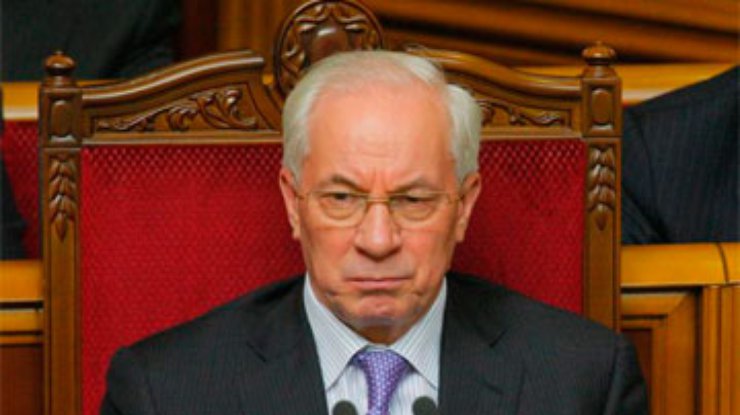 Азаров обиделся на ученых