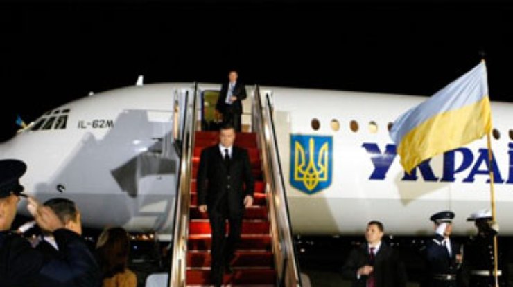 Янукович отправляется в Индию