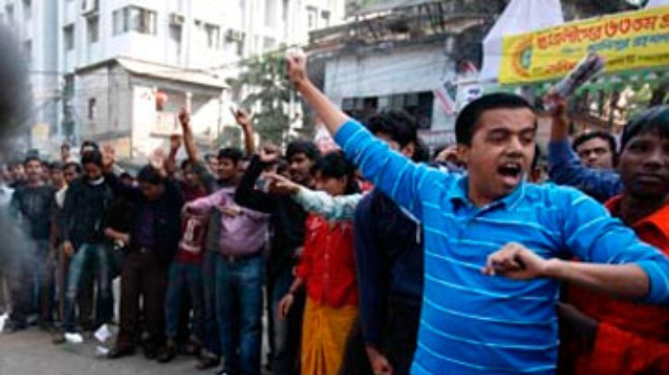В Бангладеш разогнали демонстрацию слезоточивым газом