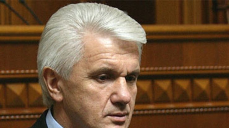 Оппозиция проводила Литвина криками "Ганьба" и "Тушка"