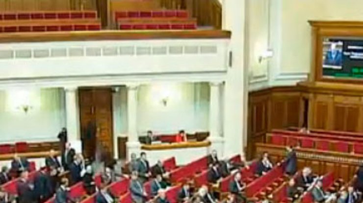 Оппозиция покинула Раду после назначения Азарова премьером