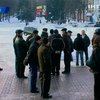 Работники Ривненского завода продолжили акцию протеста из-за невыплаты зарплат