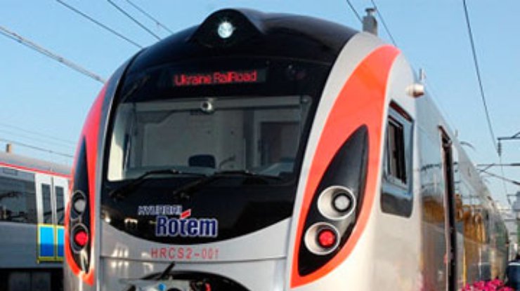 Укрзалізниця опровергла информацию об отмене поездов "Хюндай"
