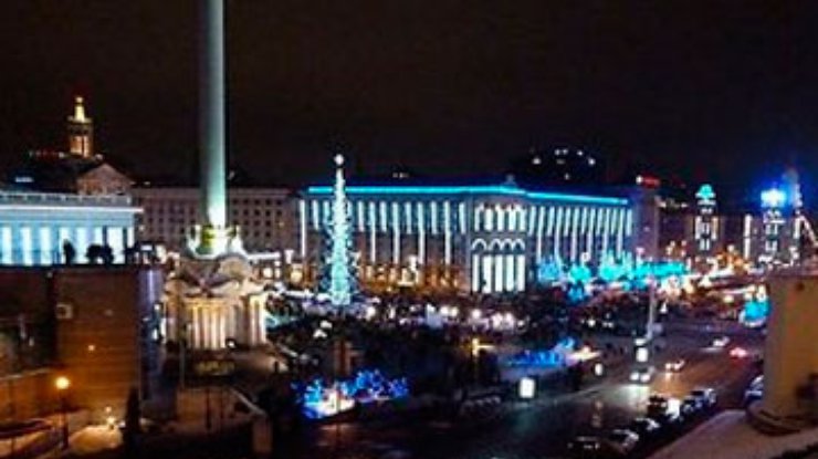 В центре Киева проходит праздничный новогодний концерт