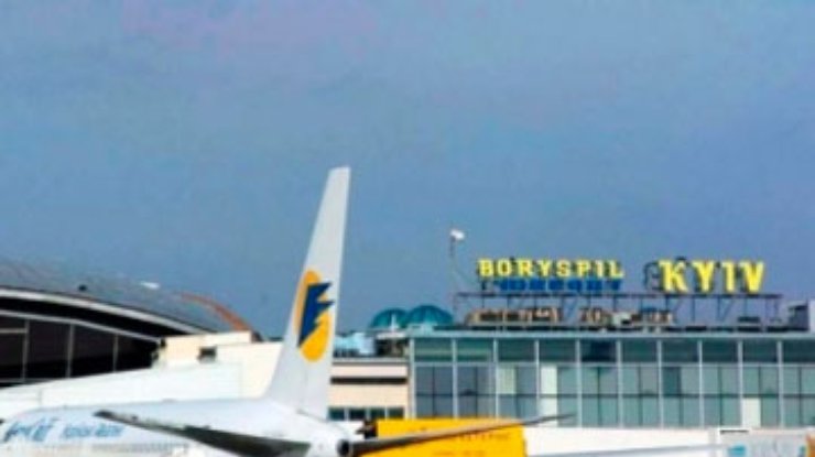 Судьба более 35-ти рейсов "Аэросвита", назначеных на 12 января, неизвестна