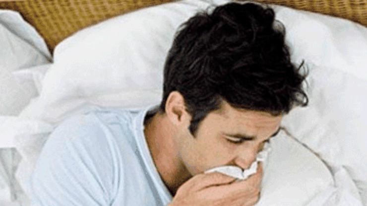 Мужчины сильнее страдают от простуды не из-за капризов, - невролог