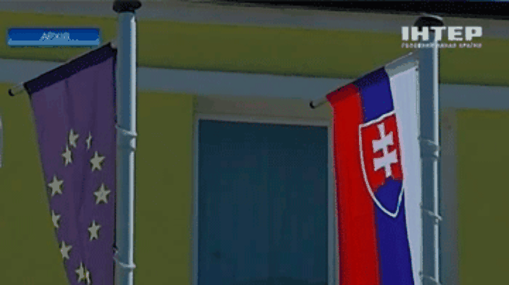 Словакия начала выдавать украинцам мультивизы