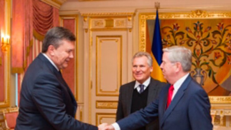 Янукович встречается с Коксом и Квасьневским