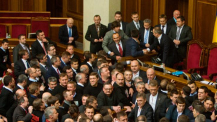 Завтра "регионалы" пойдут на штурм парламента, - Арьев