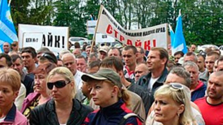 Сотрудники крымской телекомпании бастуют, требуя зарплат
