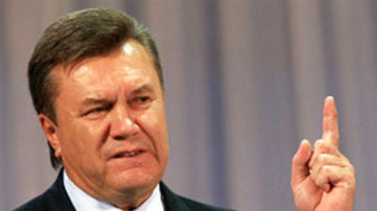 Янукович: Имплементации принятых законов препятствуют чиновники