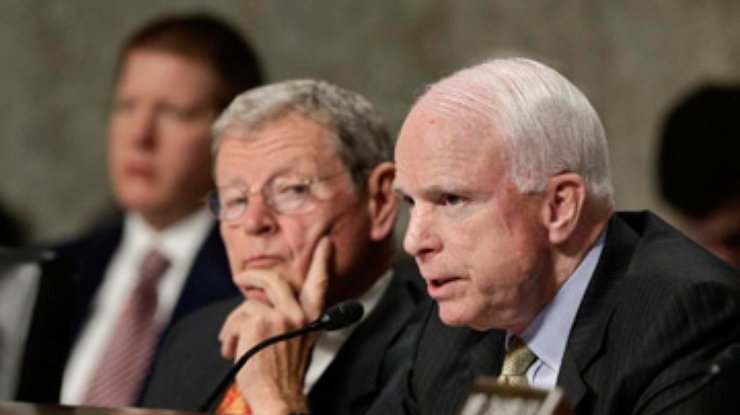 В Конгрессе США рассмотрят санкции против украинских чиновников, - сенатор