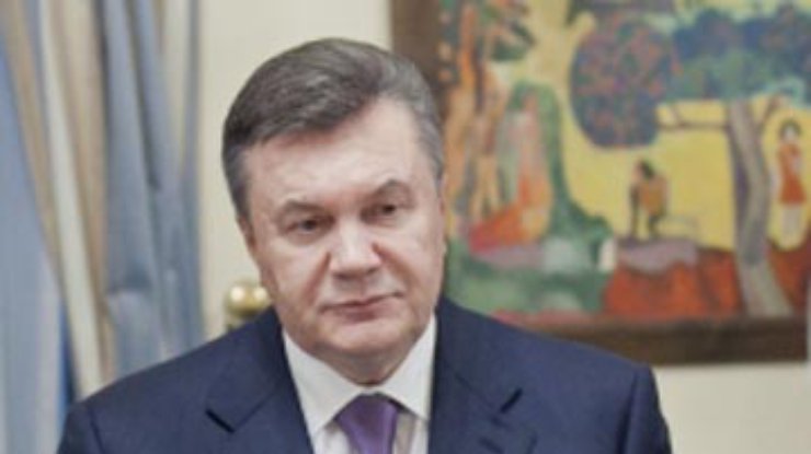 Янукович надеется развить "покращення" в 2013 году