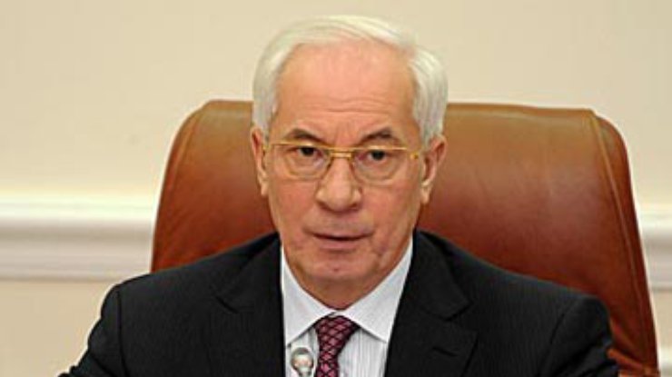 Азаров надеется надавить на Россию туркменским газом