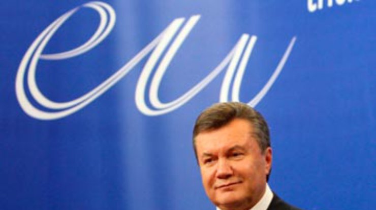Янукович обсуждает в Польше подготовку к саммиту Украина-ЕС