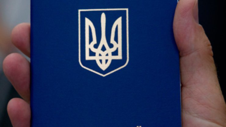 Украинцам пока не будут выдавать биометрические паспорта - денег нет