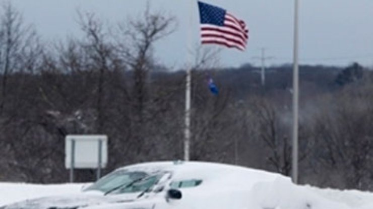 На востоке США из-за снегопада закрыли школы и госучреждения