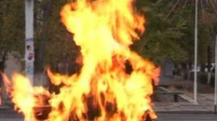 В Луганске мужчина пытался сжечь себя