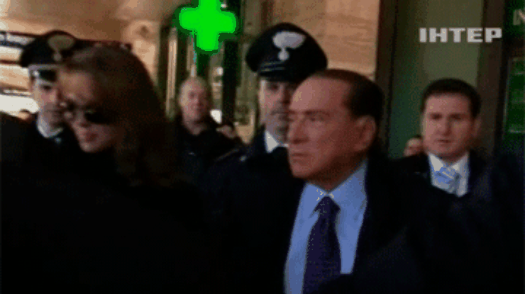 Берлускони получил год тюрьмы