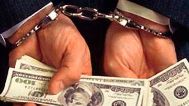Киевские чиновники украли миллионы гривен выделенные на зарплаты
