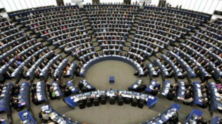 Сессию Европарламента приостановили - греческому депутату стало плохо