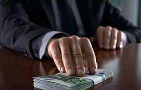 На Харьковщине "налоговика" подозревают в получении крупной взятки