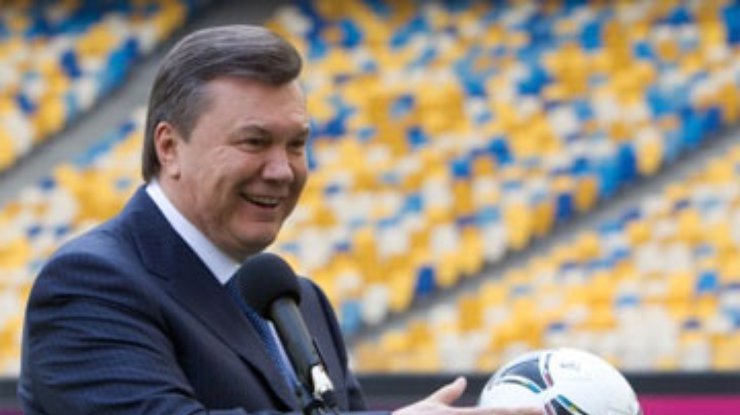 Янукович пожелал украинским футболистам успехов в отборочном турнире ЧМ-2014