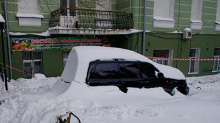 В Киеве на одну снегоуборочную машину приходится 333 тысячи тонн снега