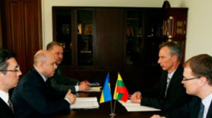 Литва готова помочь Украине в создании финансовой полиции