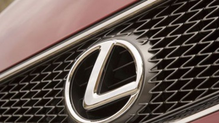 Lexus через год построит новый компактный гибридный кроссовер