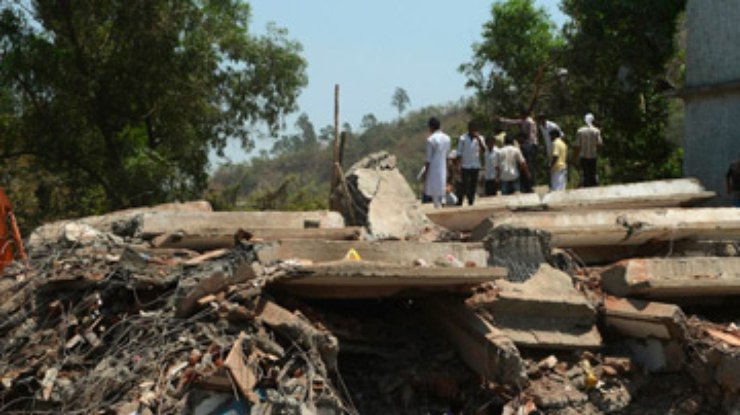 Количество жертв обрушения дома в Индии превысило 70 человек