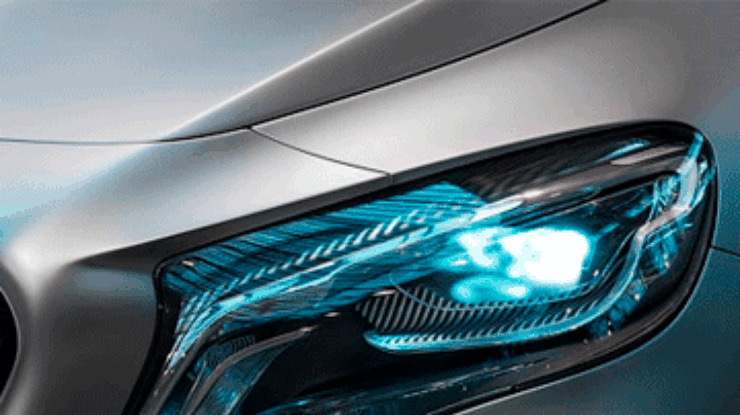 Mercedes-Benz GLA оснастили фарами с лазерными проекторами