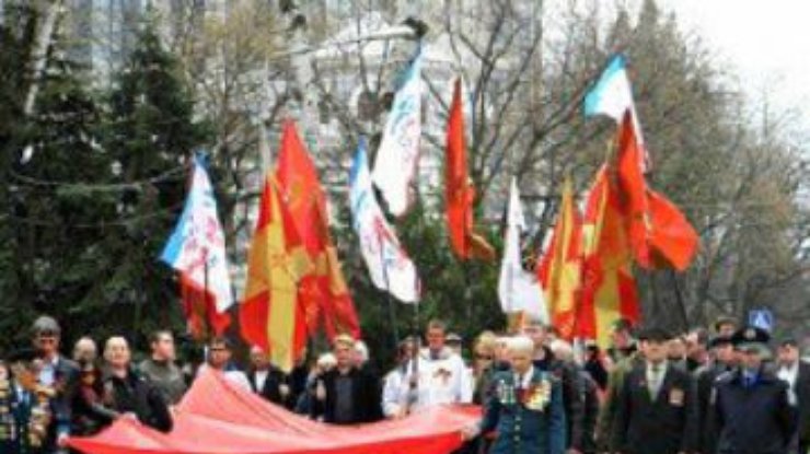 Во Львове в День победы запретили использовать коммунистическую и нацистскую символику
