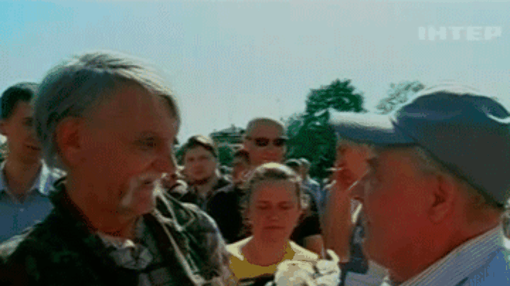 Львовская милиция задержала женщину с флагом Победы