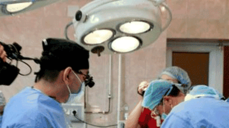 В Польше врачи полностью пересадили мужчине лицо в рекордные сроки