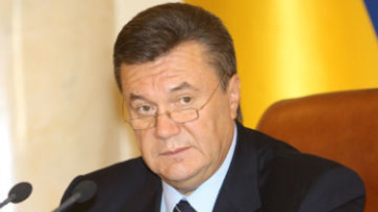 Янукович назвал приоритетом развитие нефтехимической промышленности